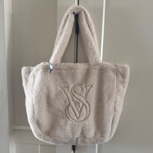 Victoria's Secret Faux Fur Tote in Cream Embossed VS Logo Zip Close Casual NWT